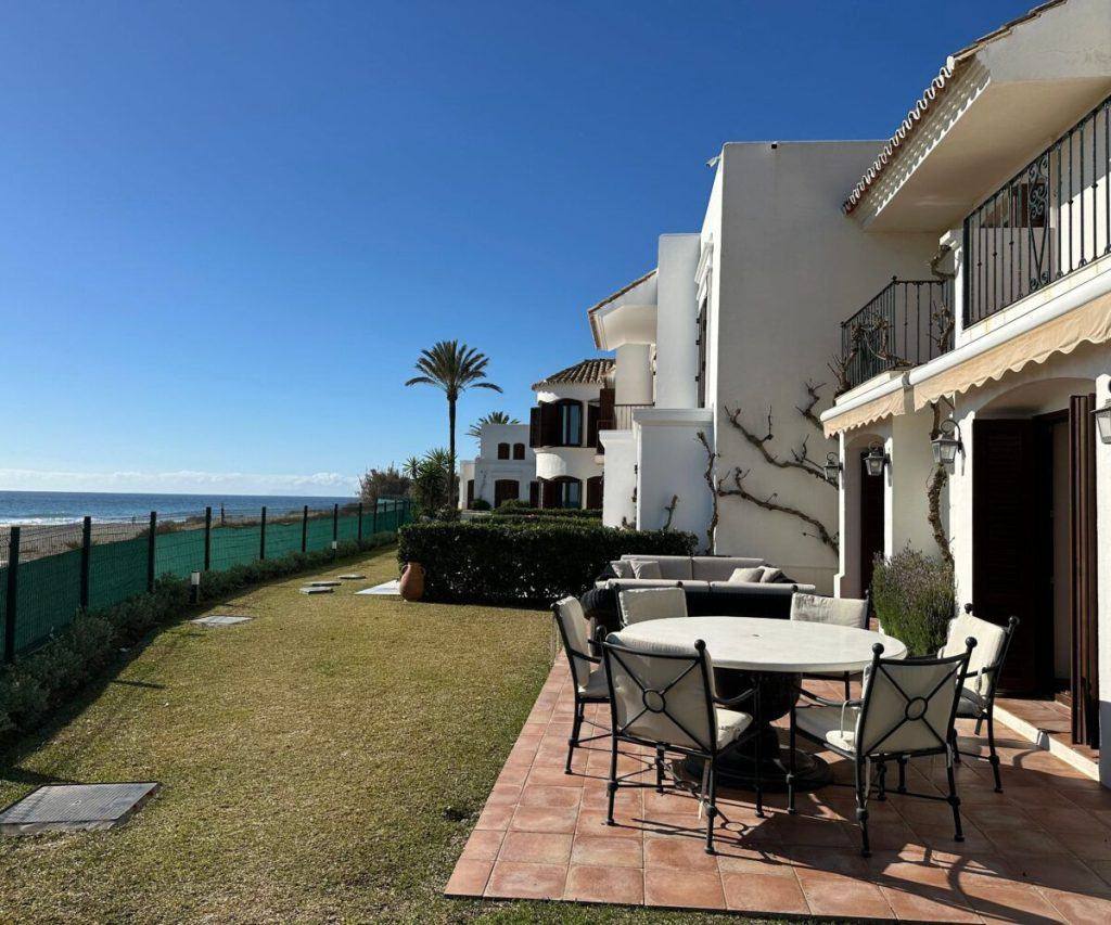 Saladillo 5 Bed on 1st line Beach in Villacana