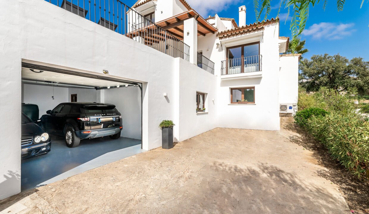 LS50040_Estepona_Malaga_Detached-Villa_17 (1)