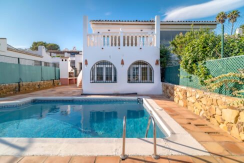 Villa with pool in Port de Duquesa