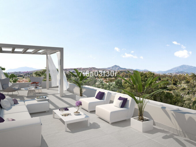 3 Bedroom Apartment for Sale in Estepona