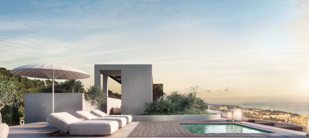 4 Bedroom Private Villa with Terrace for Sale in Marbella