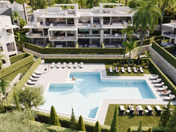 2 Bedroom Apartment with Terrace for Sale in Estepona
