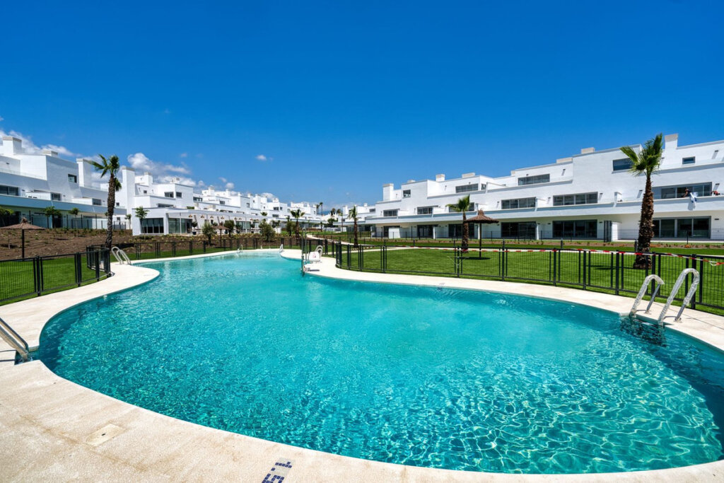 Furnished 3 Bedroom Apartment with Terrace for Rent in Estepona
