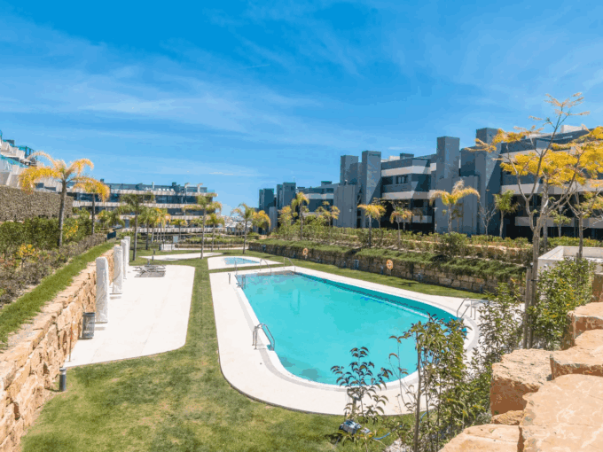 Furnished 2 Bedroom Apartment for Rent in Estepona