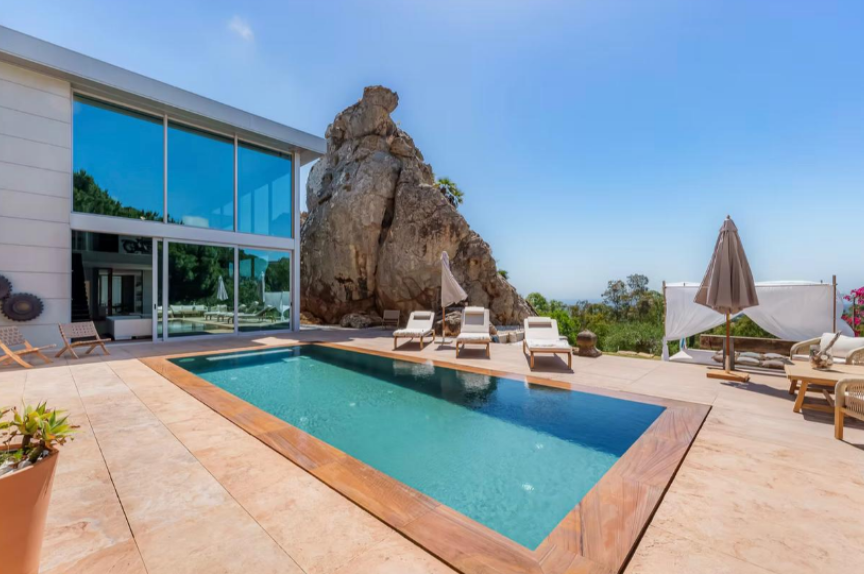 5 Bedroom Private Villa for Rent in Sotogrande Alto