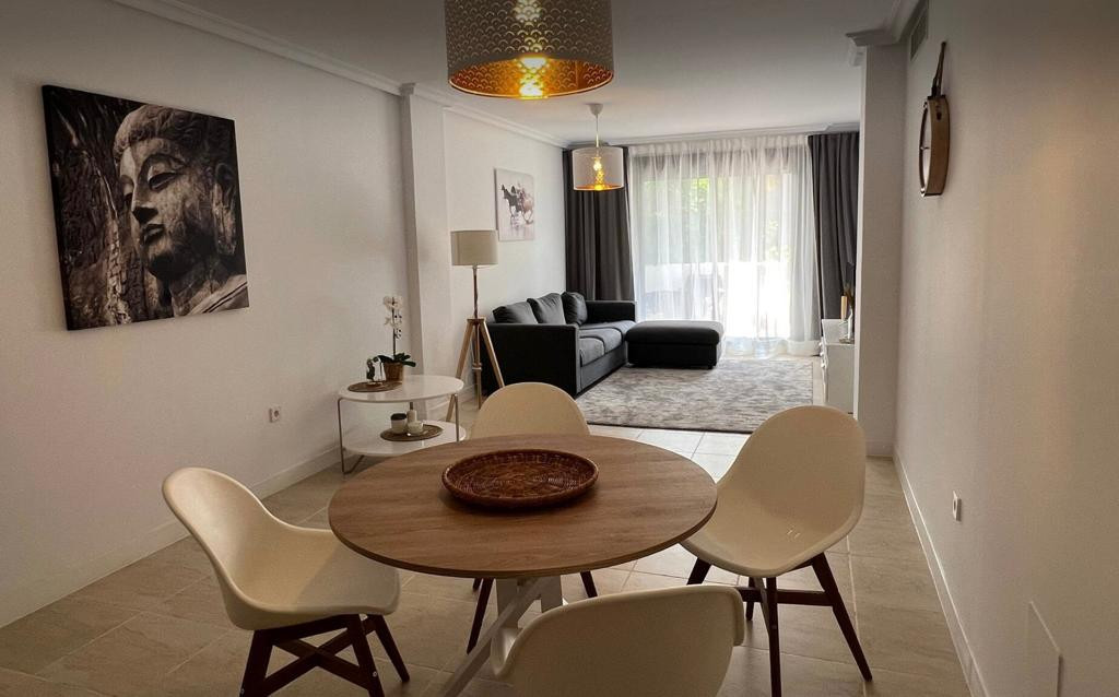 Furnished 2 Bedroom Apartment for Rent in Estepona