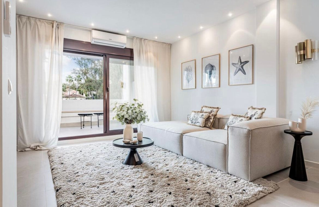 Furnished 3 Bedroom Apartment for Rent in La Maestranza, Nueva Andalucía, Marbella