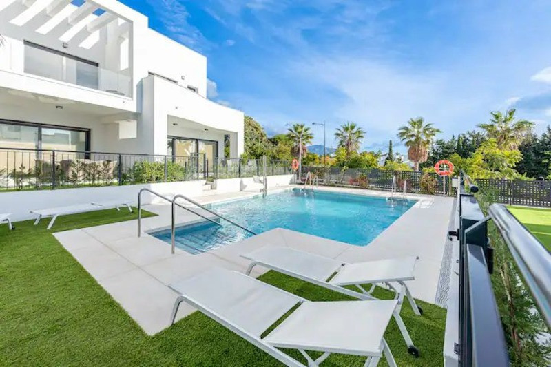 Furnished 3 Bedroom Private Villa for Rent in Estepona