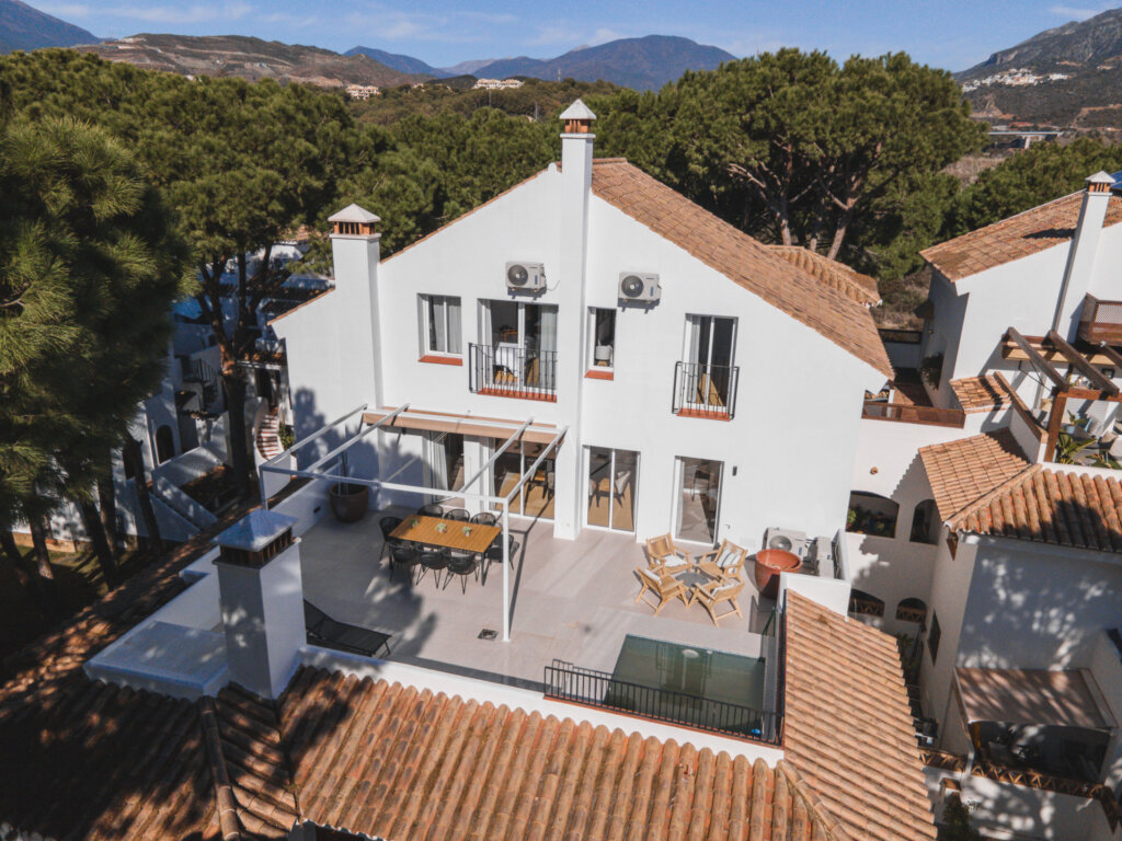 Furnished 3 Bedroom Apartment for Rent in Aloha, Nueva Andalucía, Marbella