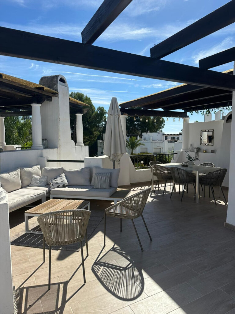 Furnished 3 Bedroom Private Villa for Rent in Nueva Andalucía, Marbella