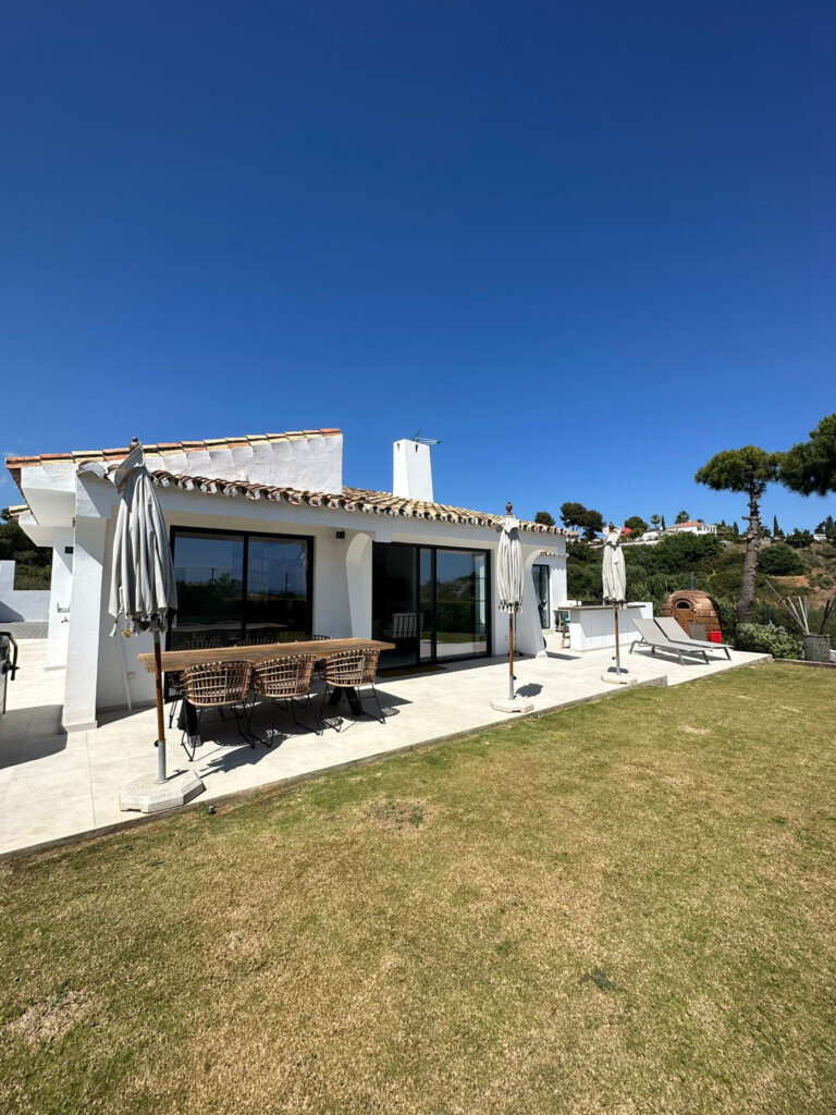 Furnished 3 Bedroom Private Villa for Rent in Estepona