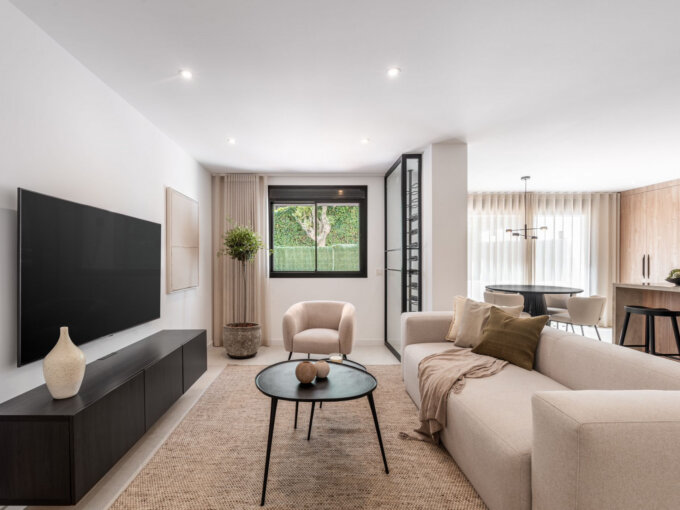 3 Bedroom Apartment for Rent in Jardines de Andalucia, Nueva Andalucía, Marbella