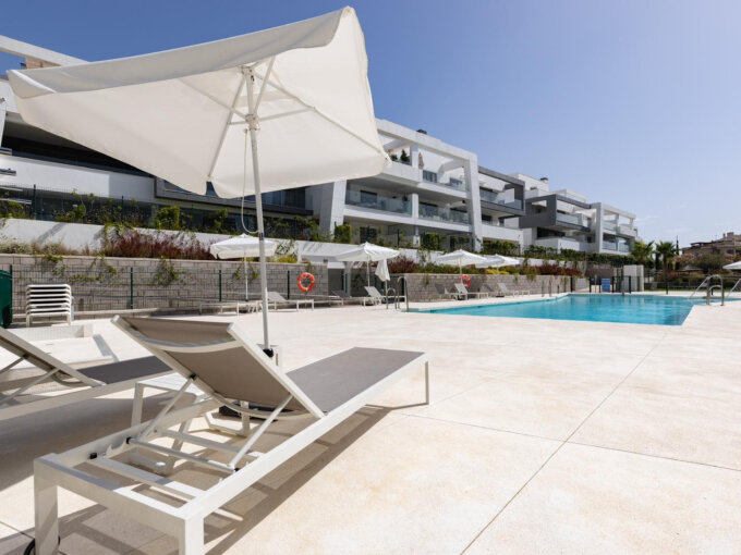 Furnished 2 Bedroom Apartment for Rent in Estepona