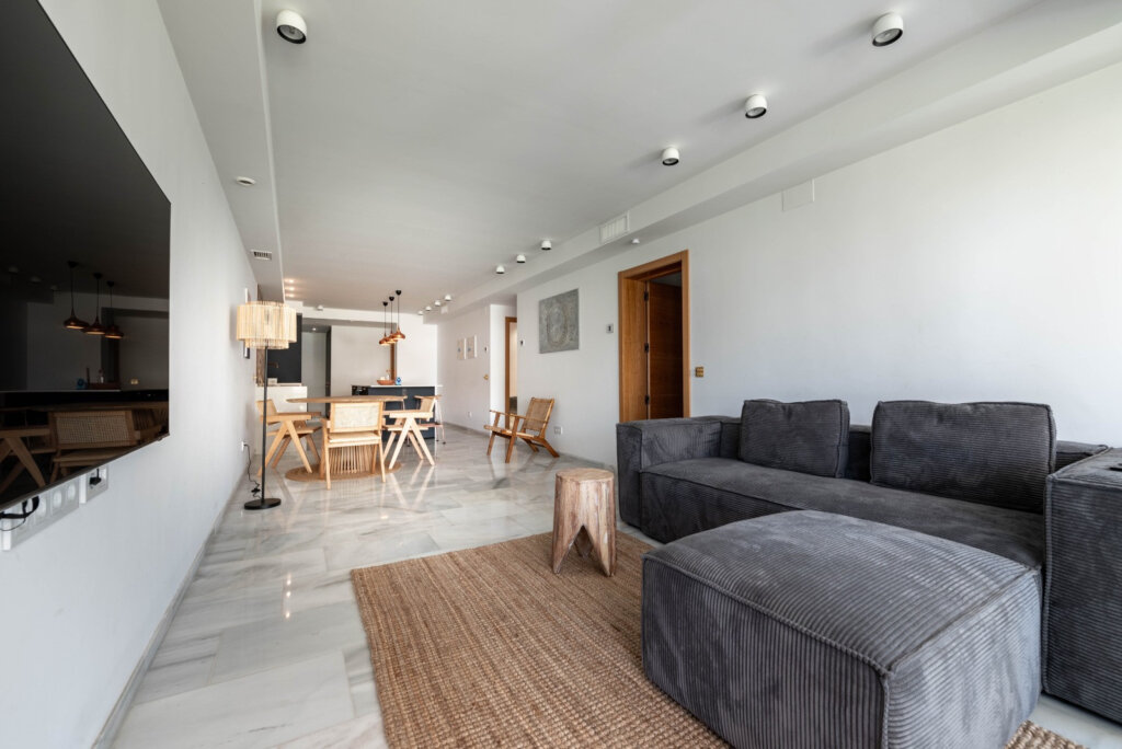 2 Bedroom Apartment for Rent in Nueva Andalucía, Marbella
