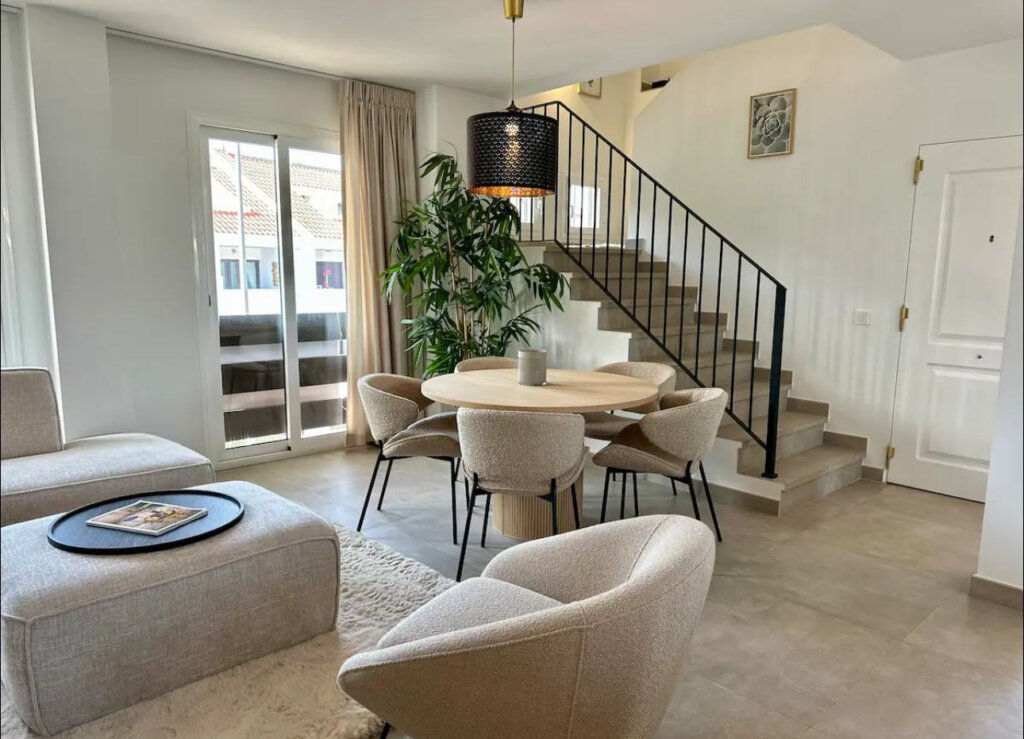 4 Bedroom Apartment for Rent in Nueva Andalucía, Marbella