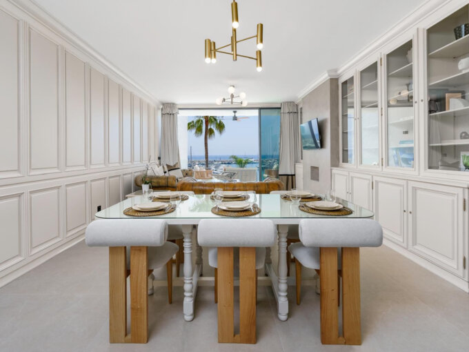 Furnished 2 Bedroom Apartment for Rent in Puerto Banús, Marbella