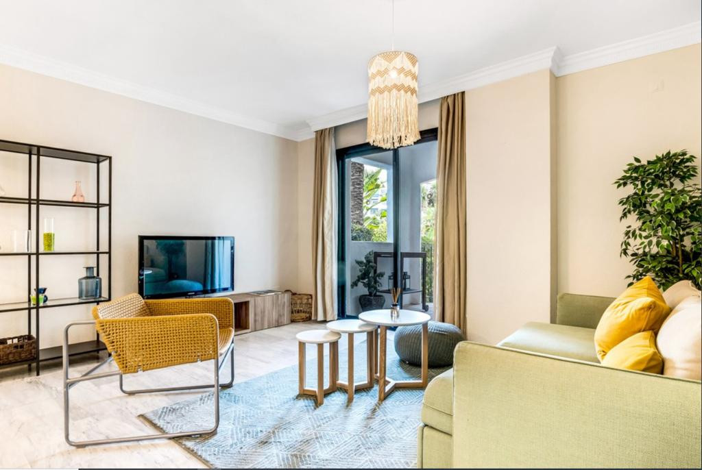 Furnished 2 Bedroom Apartment for Rent in Puerto Banús, Marbella