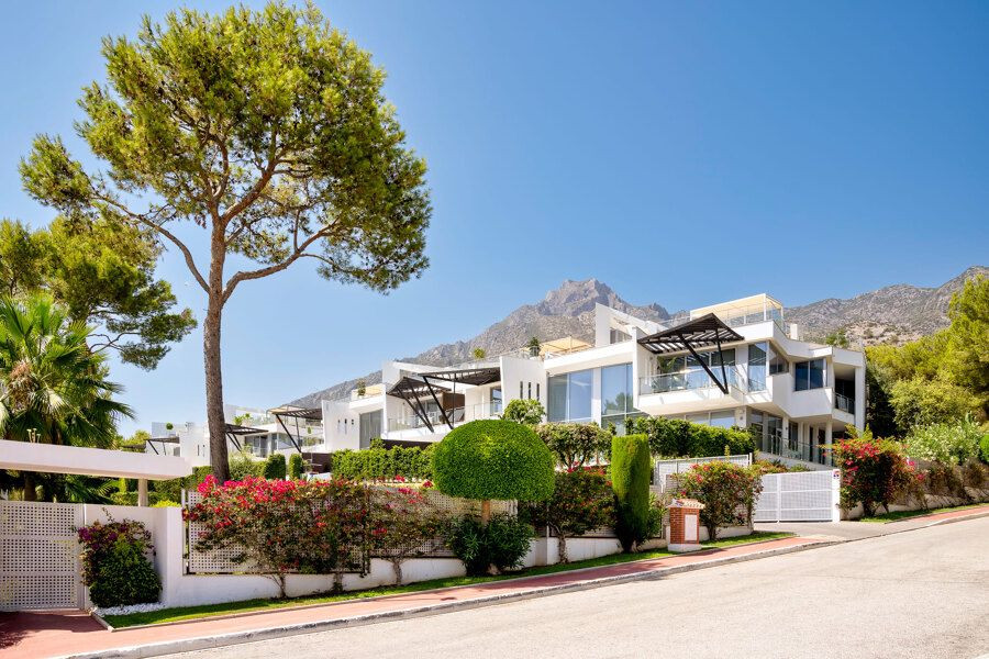 Furnished 3 Bedroom Private Villa for Rent in Meisho Hills, Sierra Blanca, Marbella