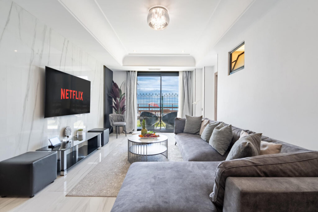 Furnished 3 Bedroom Apartment for Rent in Puerto Banús, Marbella