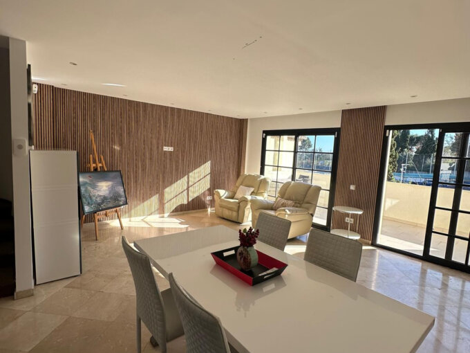 Furnished 2 Bedroom Apartment for Rent in Los Pinos de Aloha, Nueva Andalucía, Marbella