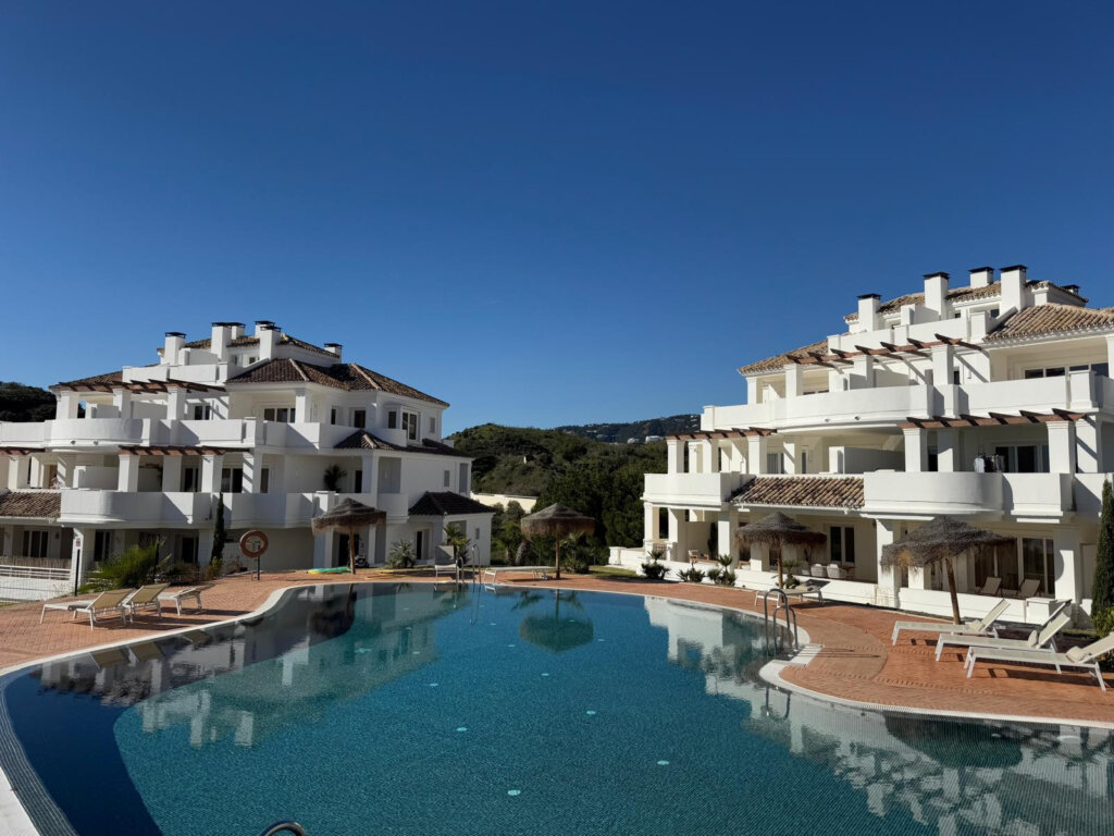 Furnished 2 Bedroom Apartment for Rent in Nueva Andalucía, Marbella