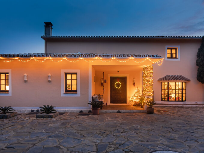 6 Bedroom Private Villa for Rent in El Madroñal, Benahavís