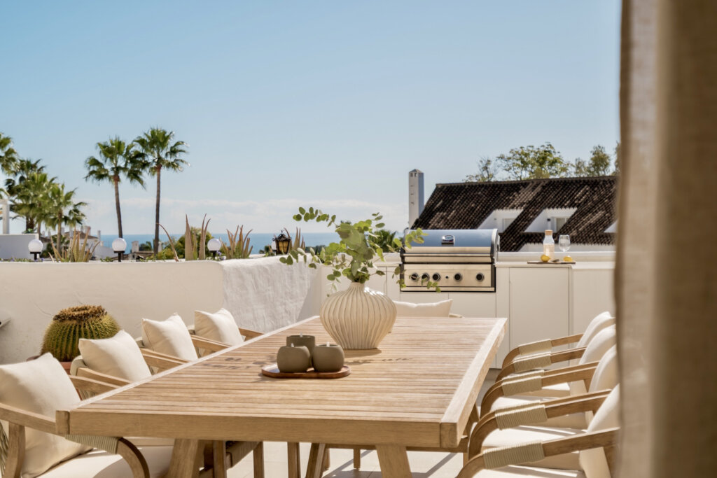 3 Bedroom Apartment for Rent in Nueva Andalucía, Marbella