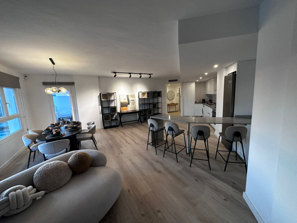 2 Bedroom Apartment for Rent in La Campaña, Nueva Andalucía, Marbella