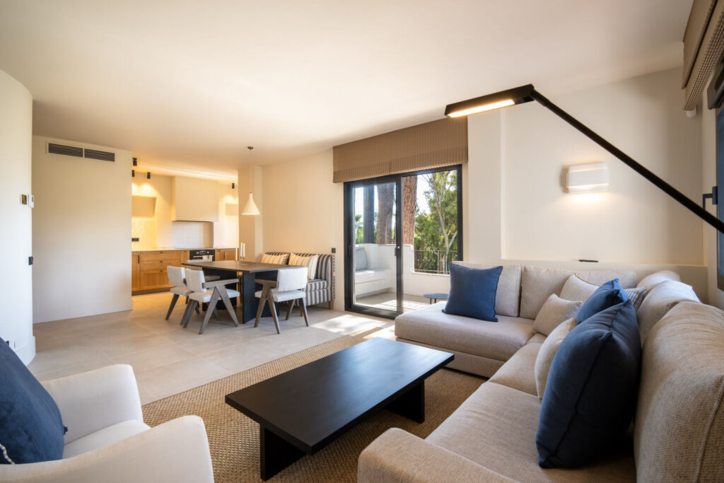 Furnished 3 Bedroom Apartment for Rent in Los Pinos de Aloha, Nueva Andalucía, Marbella