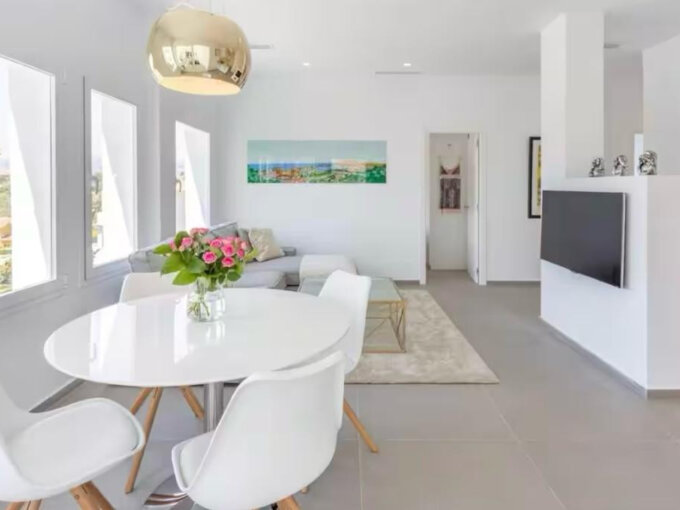 Furnished 2 Bedroom Apartment for Rent in Nueva Andalucía, Marbella