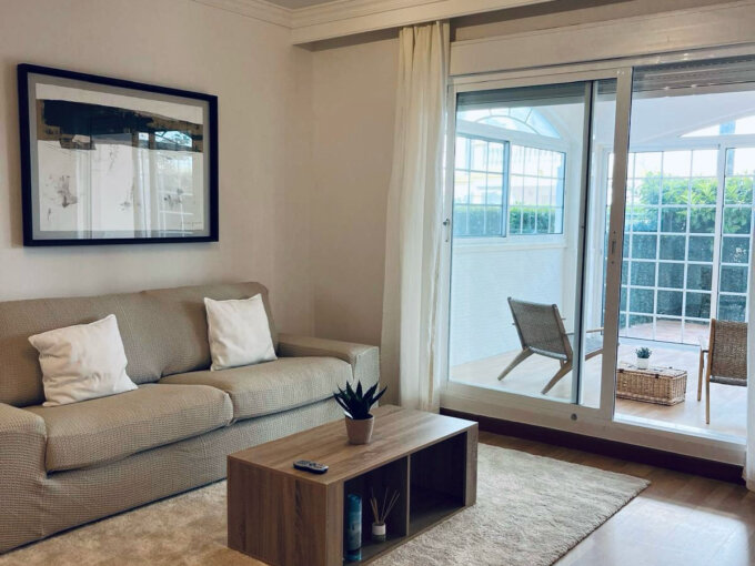 Furnished 2 Bedroom Apartment for Rent in La Dama de Noche, Nueva Andalucía, Marbella