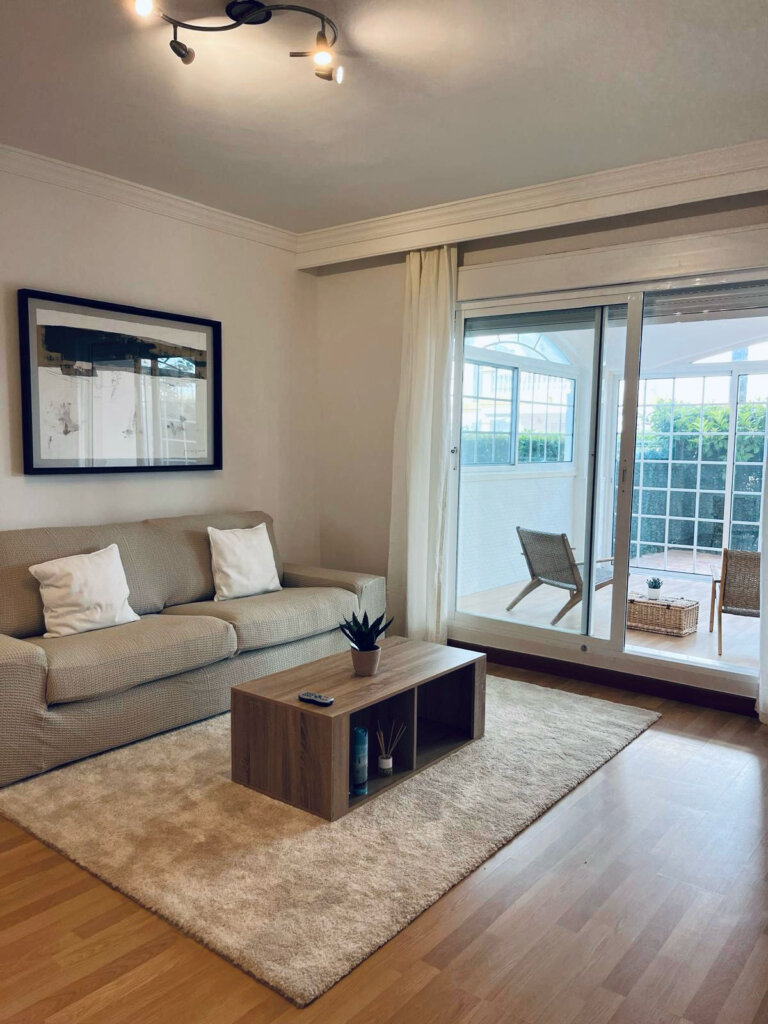 Furnished 2 Bedroom Apartment for Rent in La Dama de Noche, Nueva Andalucía, Marbella