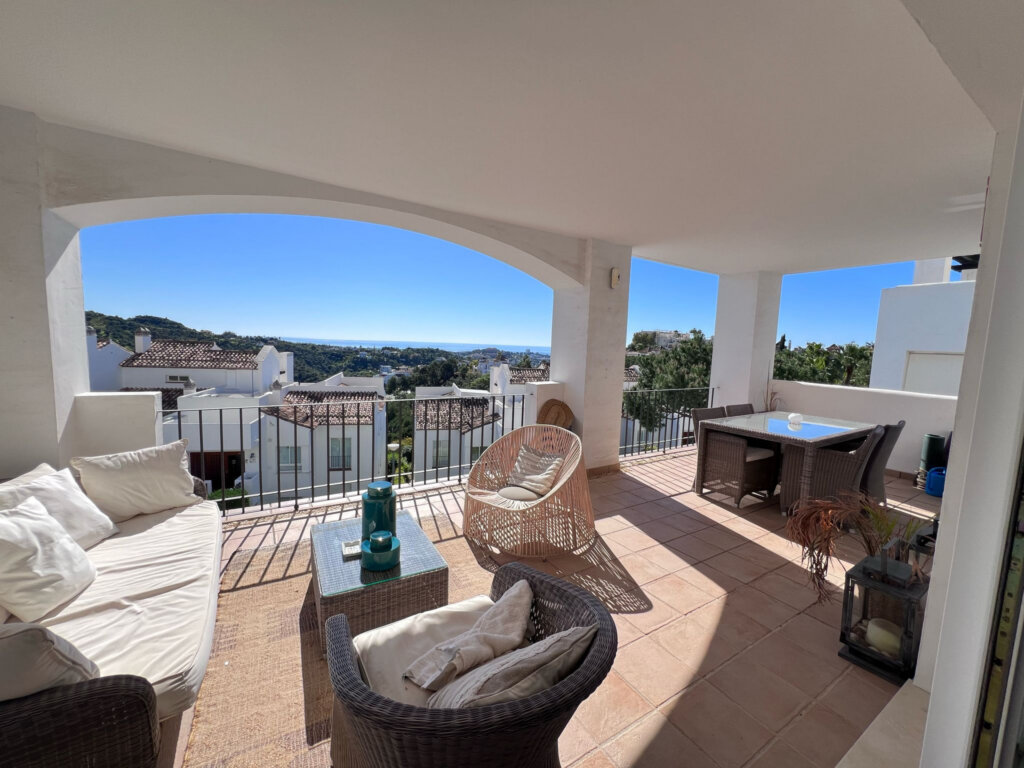 Furnished 2 Bedroom Apartment for Rent in Benahavís