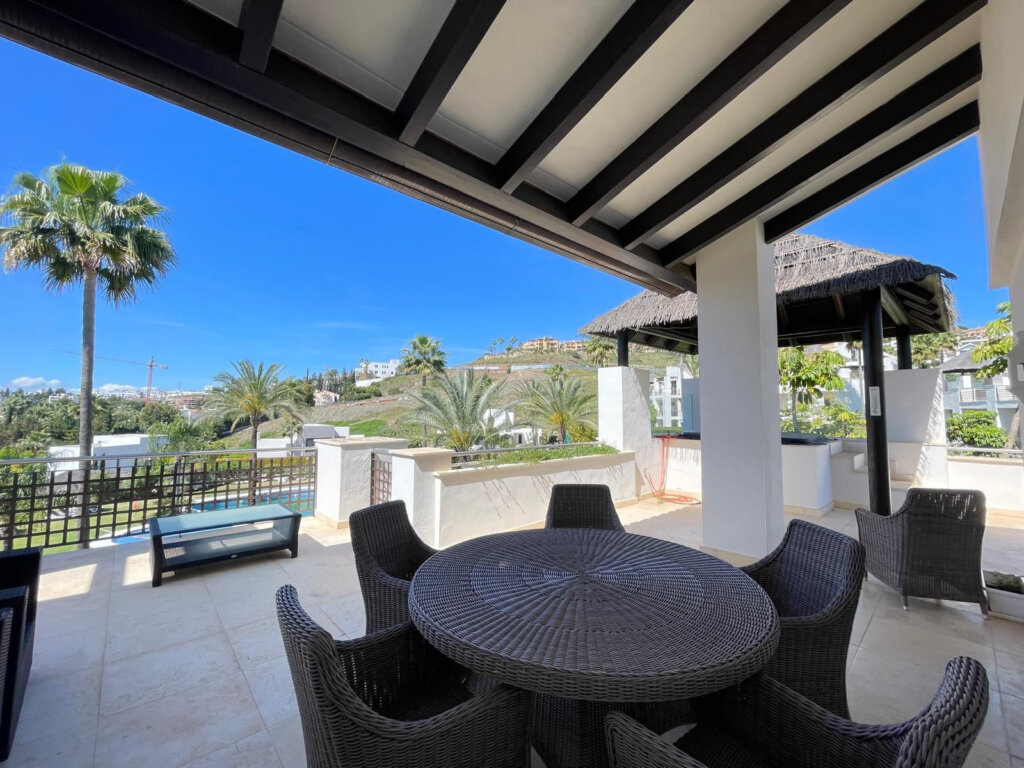 Furnished 3 Bedroom Apartment for Rent in El Mirador del Paraiso, La Alquería, Benahavís