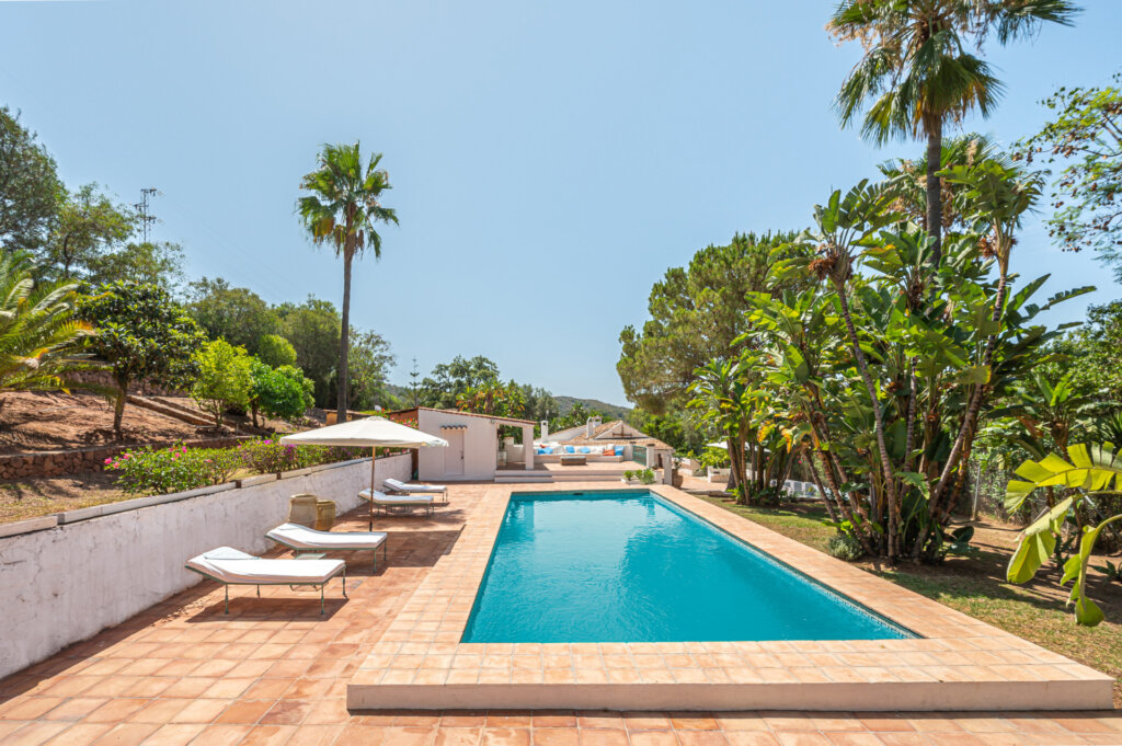 Furnished 3 Bedroom Private Villa for Rent in Marbella