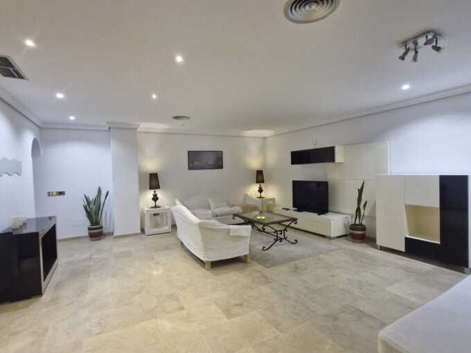 Furnished 2 Bedroom Apartment for Rent in Puerto Banús, Marbella