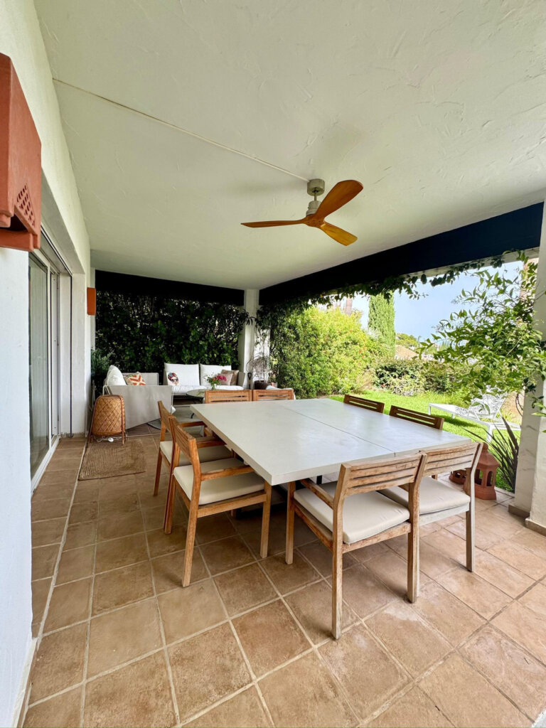 Furnished 2 Bedroom Apartment for Rent in Nueva Andalucía, Marbella