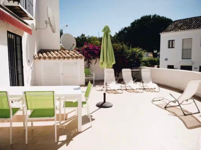 Furnished 2 Bedroom Private Villa for Rent in El Naranjal, Nueva Andalucía, Marbella