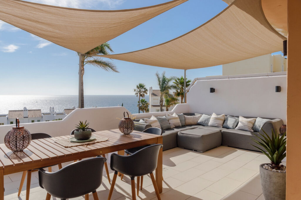 Furnished 3 Bedroom Apartment for Rent in Bahia de Casares, Casares