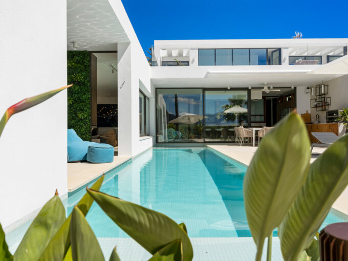 Furnished 6 Bedroom Private Villa for Rent in Benahavís