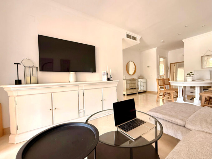 2 Bedroom Apartment for Rent in La Quinta, Benahavís