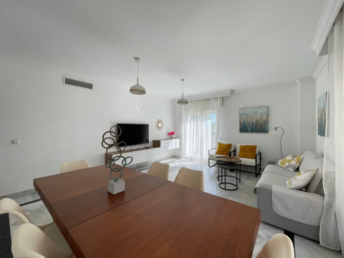 Furnished 2 Bedroom Apartment for Rent in La Dama de Noche, Nueva Andalucía, Marbella