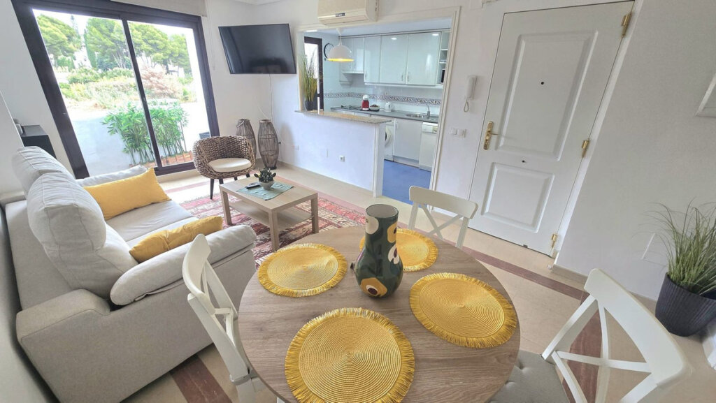 Furnished 1 Bedroom Apartment for Rent in Nueva Andalucía, Marbella