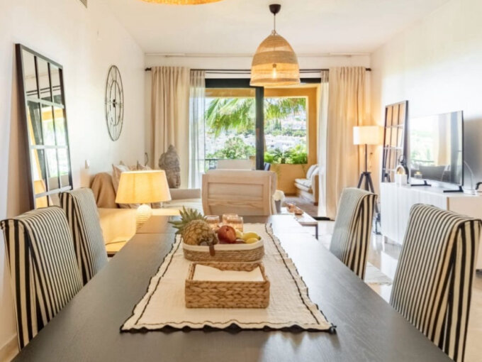 Furnished 2 Bedroom Apartment for Rent in Estepona