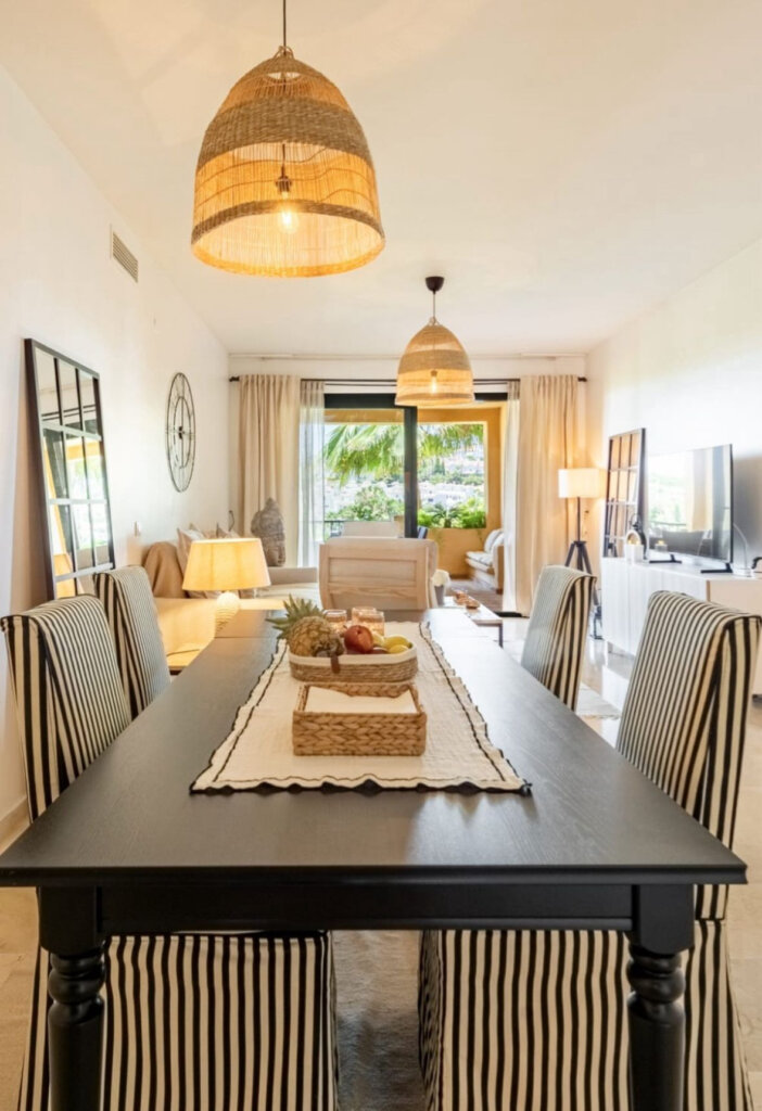 Furnished 2 Bedroom Apartment for Rent in Estepona