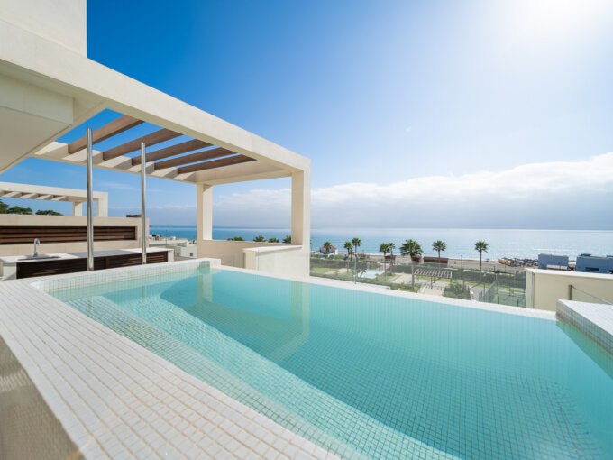 4 Bedroom Apartment for Rent in Estepona