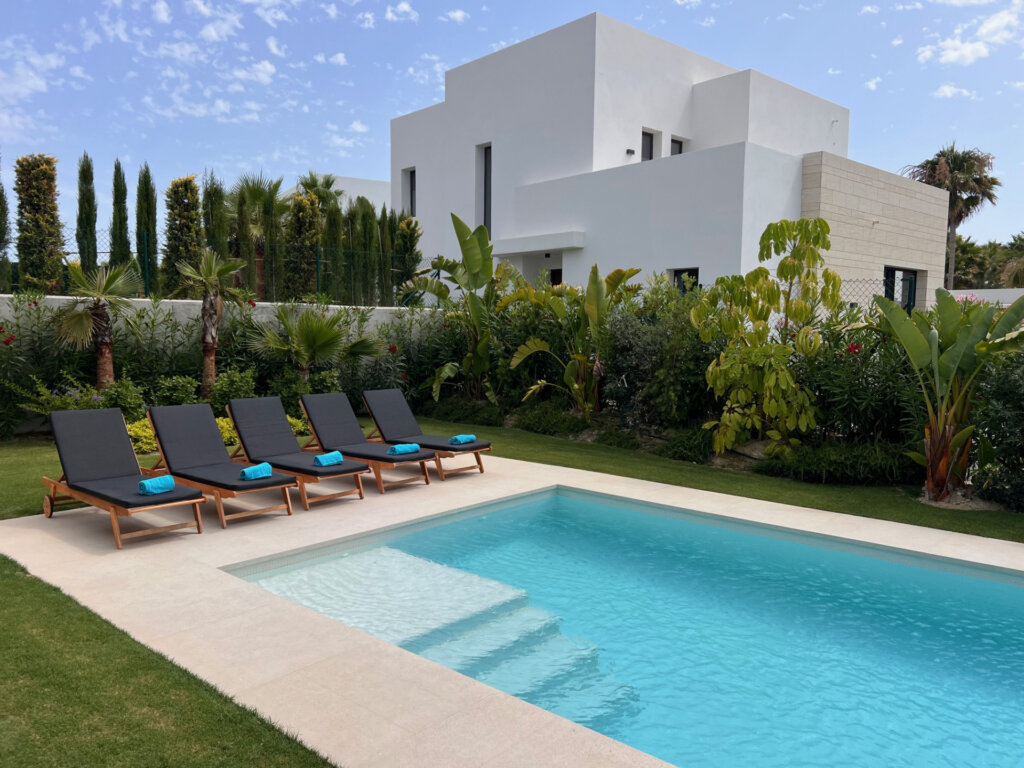 Furnished 5 Bedroom Private Villa for Rent in La Finca de Marbella, Río Real, Marbella