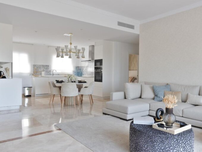 2 Bedroom Apartment with Terrace for Rent in Paraiso Pueblo, El Paraíso, Estepona