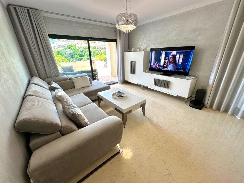 3 Bedroom Apartment for Rent in Capanes del Golf, Benahavís