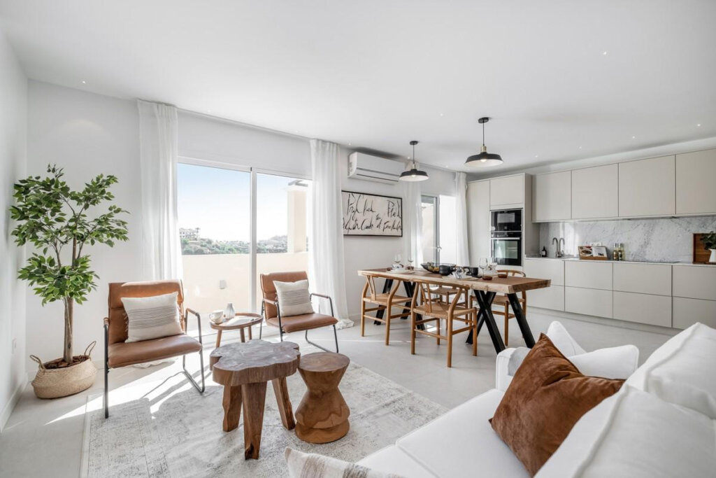 4 Bedroom Apartment for Rent in La Quinta, Benahavís